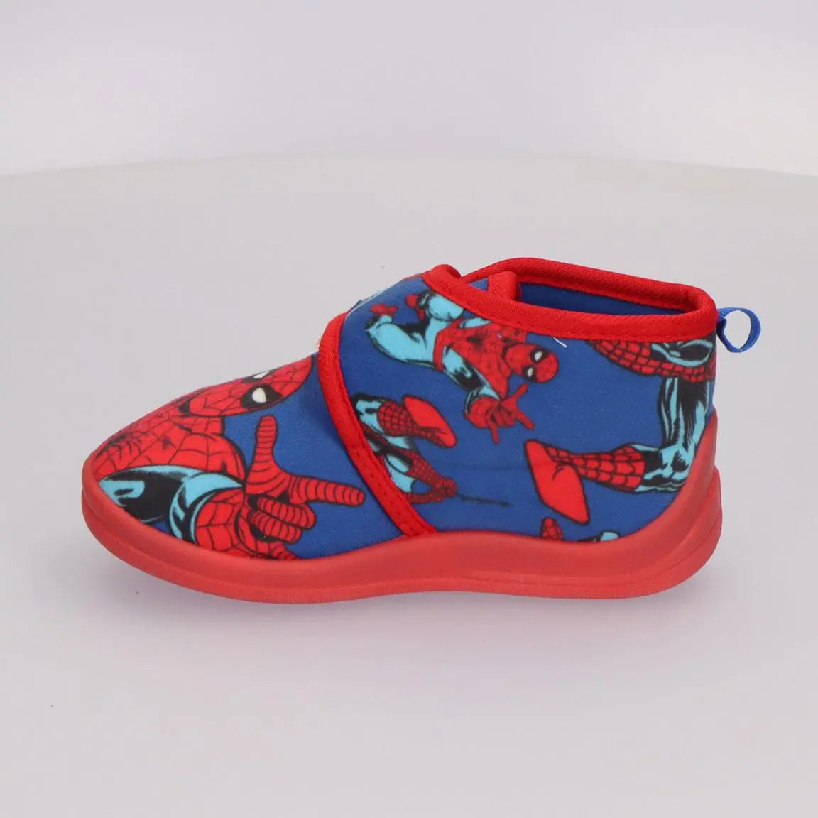 Spiderman παιδικά παντοφλάκια Click Clothes — ποιοτικά, άνετα και με μοναδικό στυλ για κάθε μικρό ήρωα. Επενδύστε στην άνεση και τη χαρά του παιδιού σας!