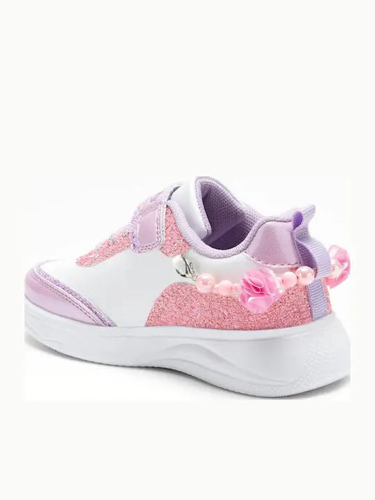 Παιδικά sneakers Lelli Kelly για κορίτσια με υπέροχο σχέδιο σε χρώμα λευκό και λεπτομέρειες glitter σε ροζ και μωβ αποχρώσεις.

Άνετη και αντιολισθητική σόλα από καουτσούκ.
Εσωτερικά διαθέτει δερμάτινο, ανατομικό πάτο.
Ευκολία στην εφαρμογή με ελαστικά κορδόνια και αυτοκόλλητο λουράκι-velcro.

Συνδυάζει την άνεση με το λαμπερό στυλ για μοδάτη εμφάνιση όλες τις ώρες.