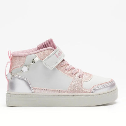 Μοντέρνο Sneaker Μποτάκια της Ιταλικής εταιρείας Lelli Kelly. Πολύ ελαφριά, σε μαύρο χρώμα διακοσμημένα με τρουκς και γκλίτερ. Εξωτερικά είναι κατασκευασμένα από οικολογικό δέρμα, εσωτερικά διαθέτουν υφασμάτινη επένδυση και ανατομικό πάτο για άνετο και μαλακό πάτημα. Η σόλα τους είναι κατασκευασμένη από καουτσούκ, είναι αντιολισθητική και πολύ ελαφριά.

Δυνατότητα να φορεθούν και στο χέρι το μεταλλικό αποσπώμενο βραχιόλι που διακοσμεί το πίσω μέρος του παπουτσιού.
Ελαστικά κορδόνια και εφαρμογή με αυτοκόλλη